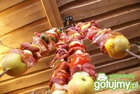 Szaszłyki z kurczakiem  i warzywami