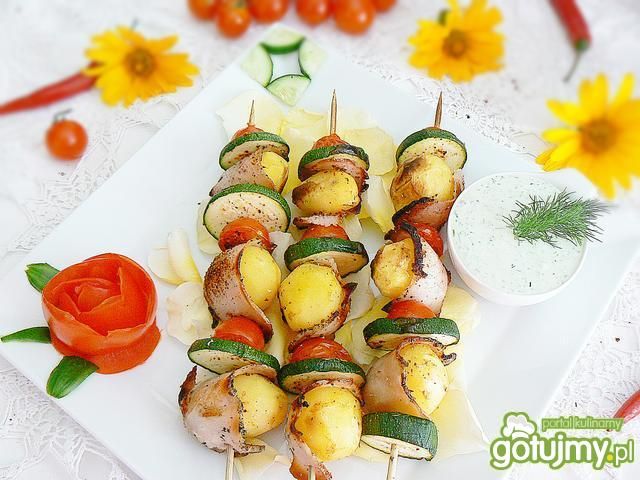 Szaszłyki z młodych ziemniaków z szynką 