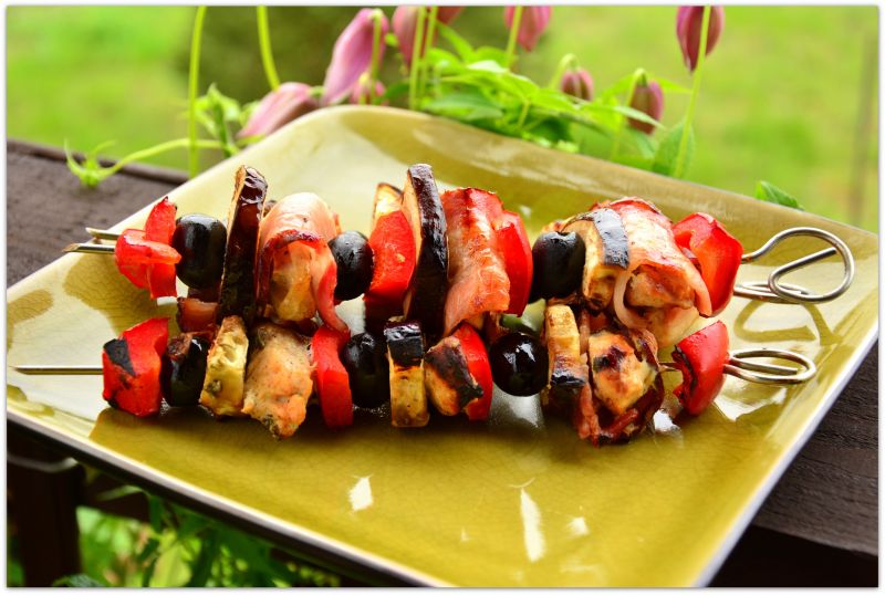 Szaszłyki z oliwkami Szaszłyki z oliwkami