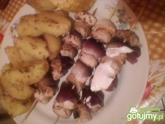 szaszłyki z pieczarkami