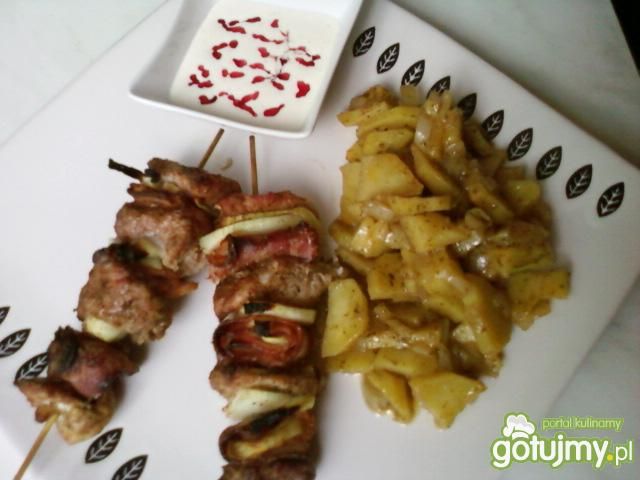 Szaszłyki z sosem czosnkowo-malinowym Szaszłyki z sosem czosnkowo-malinowym