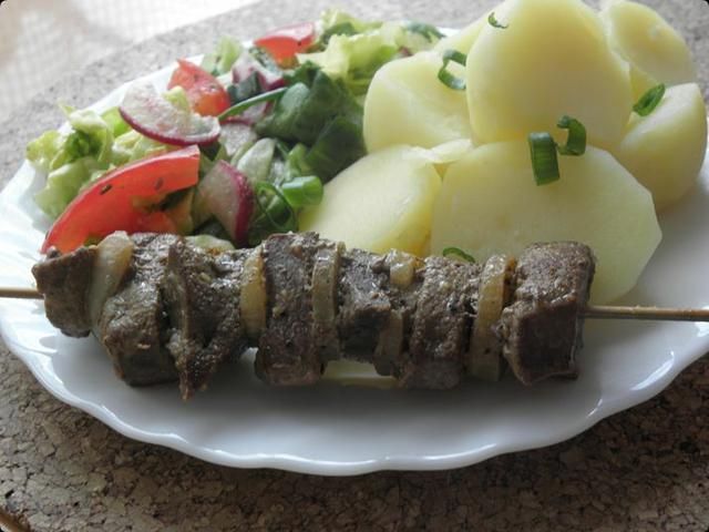 Szaszłyki z wątróbki wieprzowej. Szaszłyki z wątróbki wieprzowej.