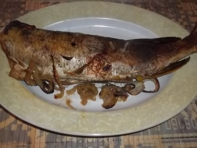 Szczupak pieczony z porem