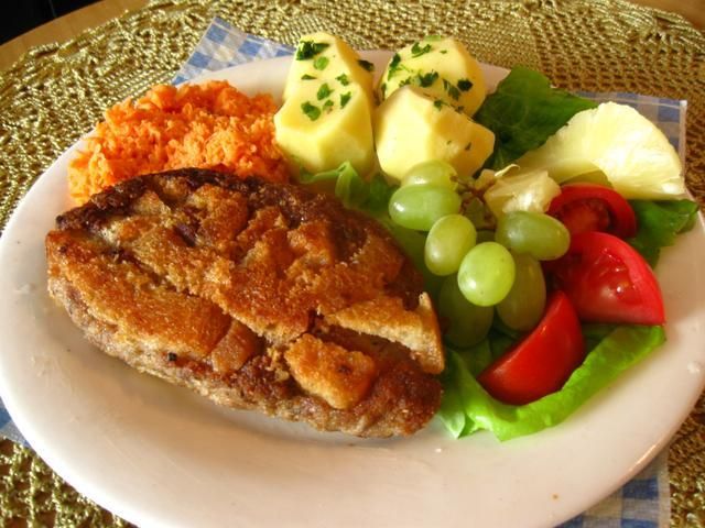 Sznycel ministerski w grzankach Sznycel ministerski w grzankach