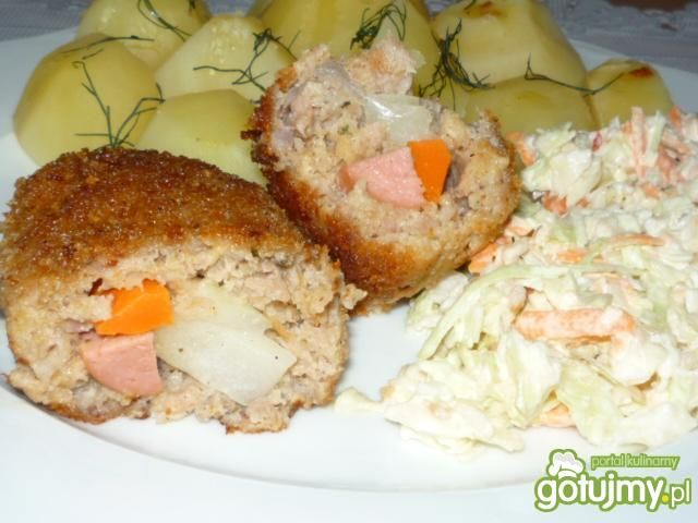 Sznycel z warzywami i kiełbasą