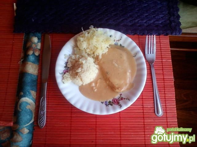 Sznycelki indycze w sosiku 