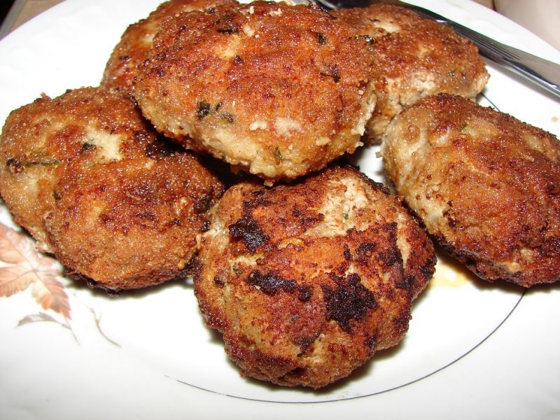 Sznycelki z dodatkiem mięsa gotowanego Sznycelki z dodatkiem mięsa gotowanego