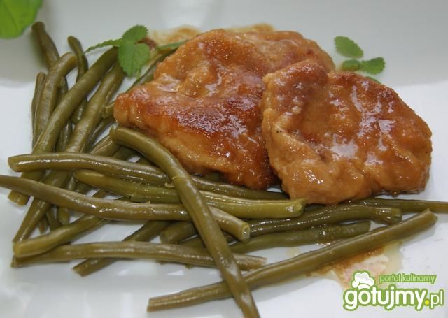 Sznycle drobiowe duszone w soserze  