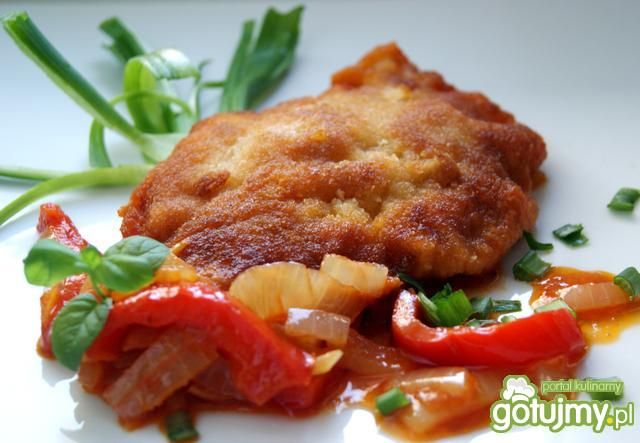 Sznycle drobiowe duszone z papryką  Sznycle drobiowe duszone z papryką