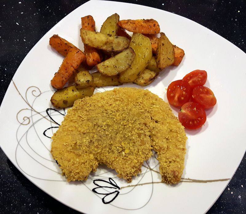 Sznycle indycze z warzywnymi frytkami Sznycle indycze z warzywnymi frytkami