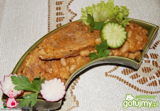 Sznycle wieprzowe z fasolą ;