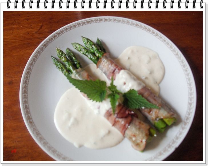 Szparagi Eli w szynce prosciutto Szparagi Eli w szynce prosciutto