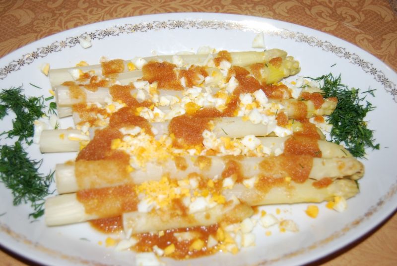 Szparagi z jajkiem Szparagi z jajkiem