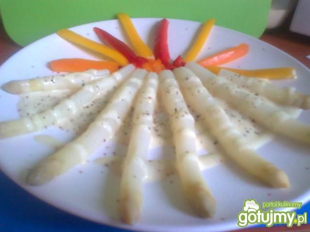 szparagi z sosem 4 sery z brokułami szparagi z sosem 4 sery z brokułami