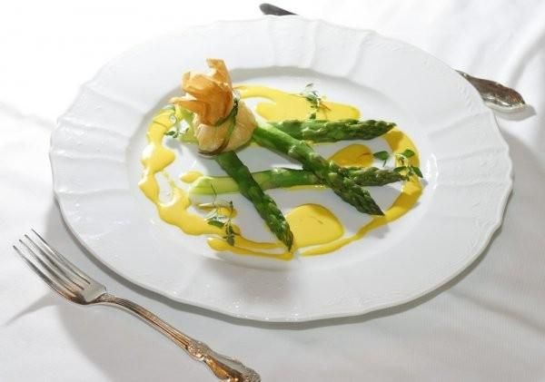 Szparagi zapiekane z parmezanem Szparagi zapiekane z parmezanem