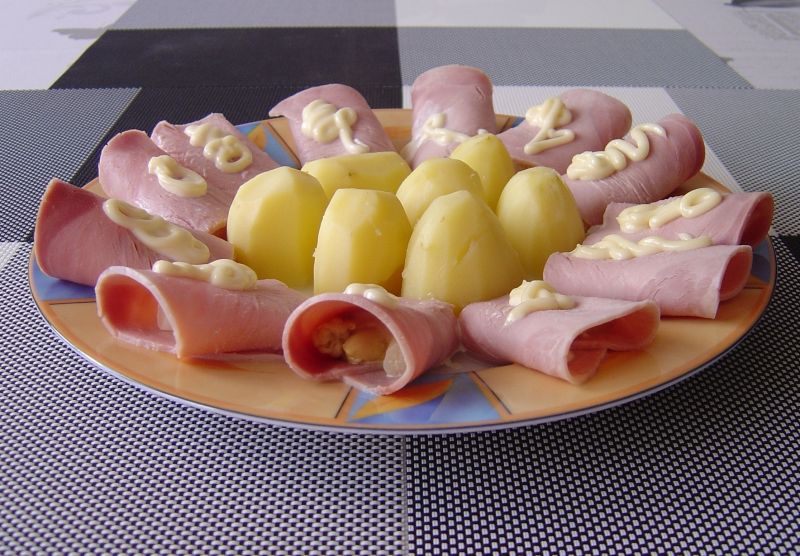 Szparagi zawijane w gotowaną szynkę Szparagi zawijane w gotowaną szynkę