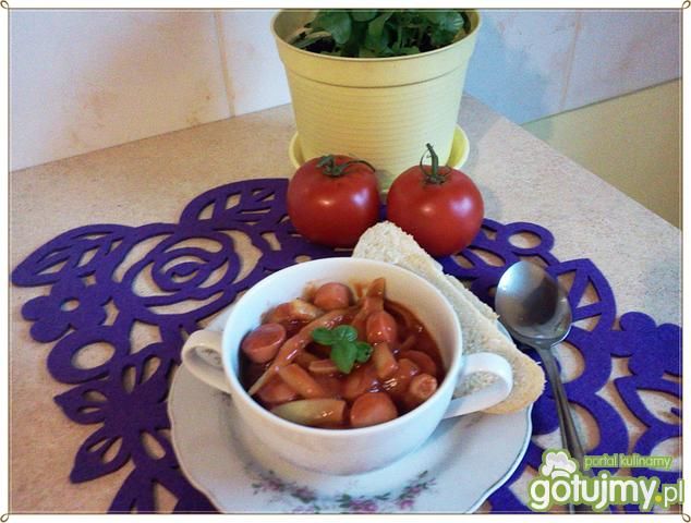 Szparagowa fasolka z parówkami w sosie Szparagowa fasolka z parówkami w sosie