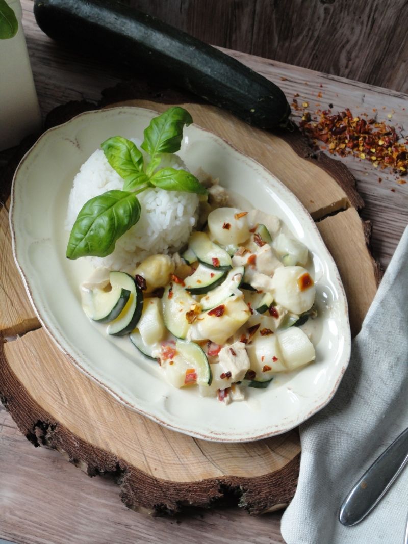 Szparagowa potrawka z cukinią