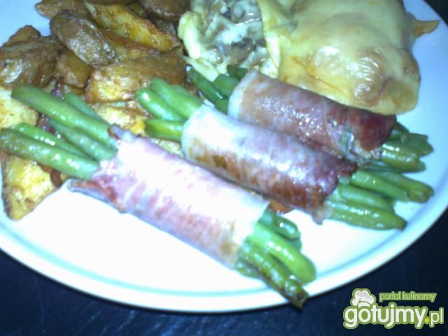 Szparagówka w szynce parmeńskiej