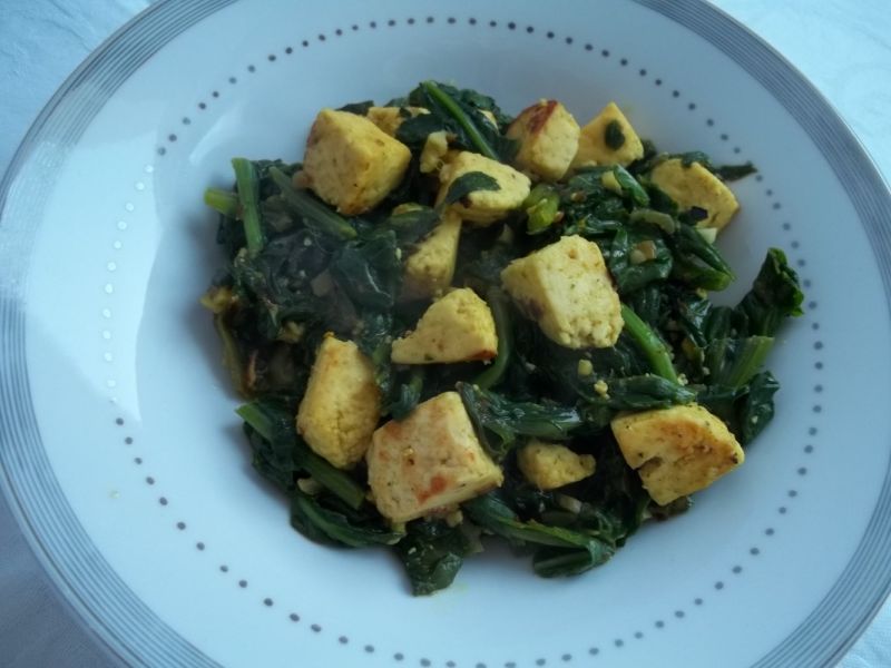 Szpinak duszony z serem "capri" Szpinak duszony z serem "capri"