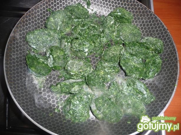 Szpinak jako dodatek do mięs