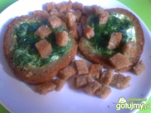 Szpinak z jajkiem w chlebie  Szpinak z jajkiem w chlebie