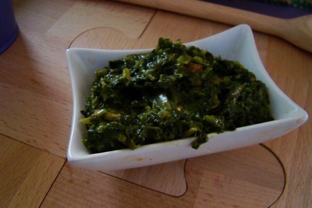 Szpinak z skwareczkami  Szpinak z skwareczkami