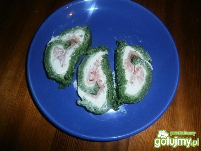 Szpinakowa rolada z łososiem