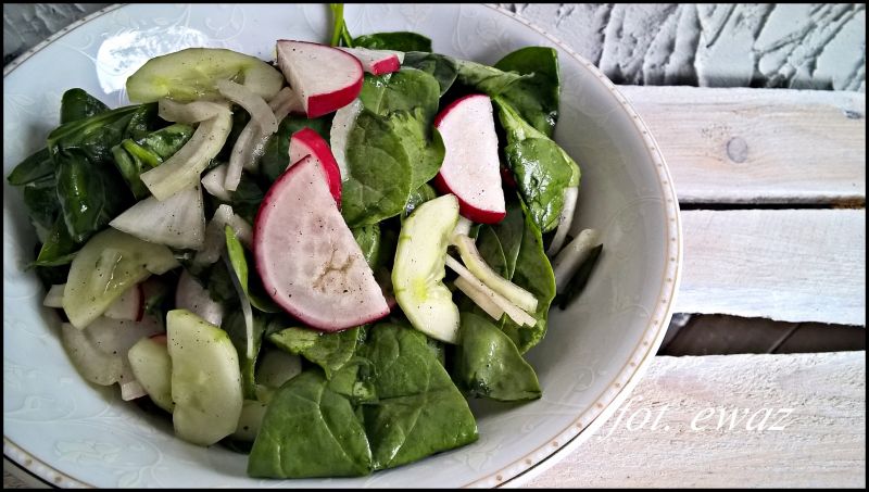 Szpinakowa sałatka obiadowa 