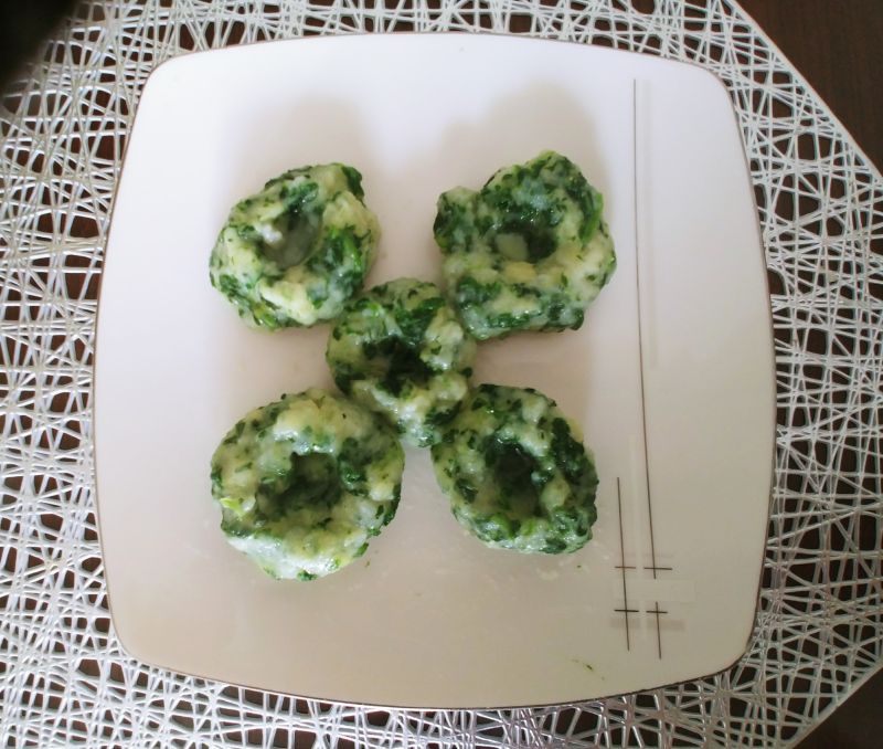 Szpinakowe kluski śląskie Szpinakowe kluski śląskie