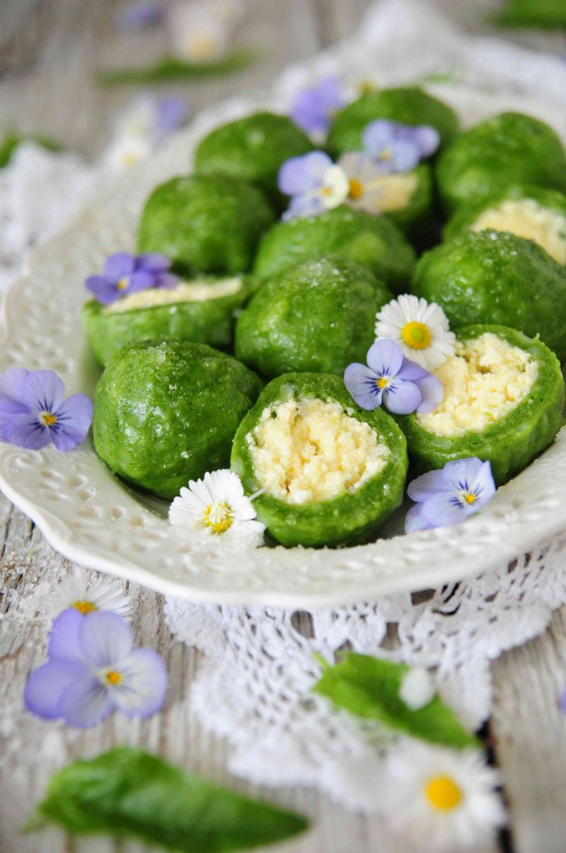 Szpinakowe knedle z serem