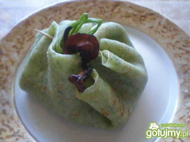 Szpinakowe mieszki z kurkami  Szpinakowe mieszki z kurkami