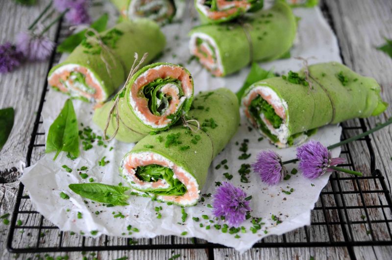 Szpinakowe naleśniki z łososiem