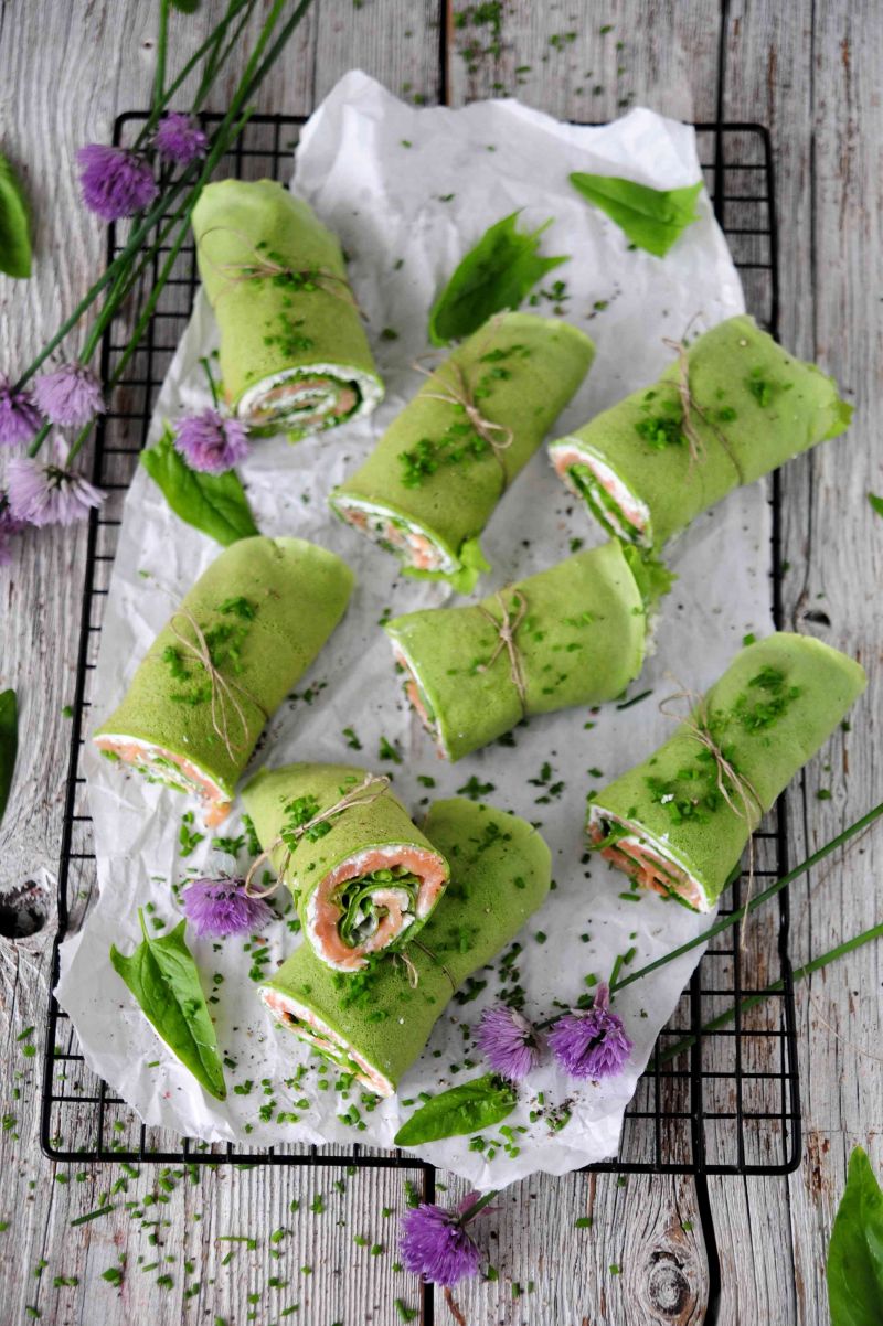 Szpinakowe naleśniki z łososiem