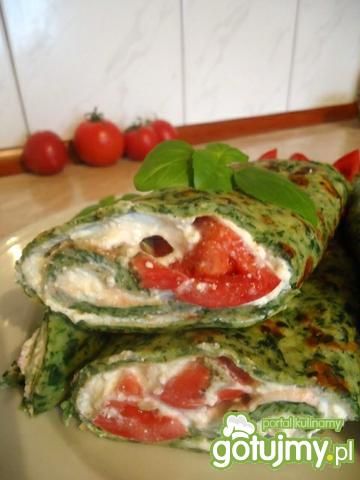Szpinakowe naleśniki z serem i pomidorem Szpinakowe naleśniki z serem i pomidorem