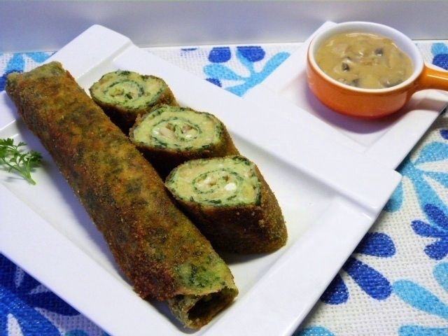 Szpinakowe naleśniki z ziemniaczanym farszem