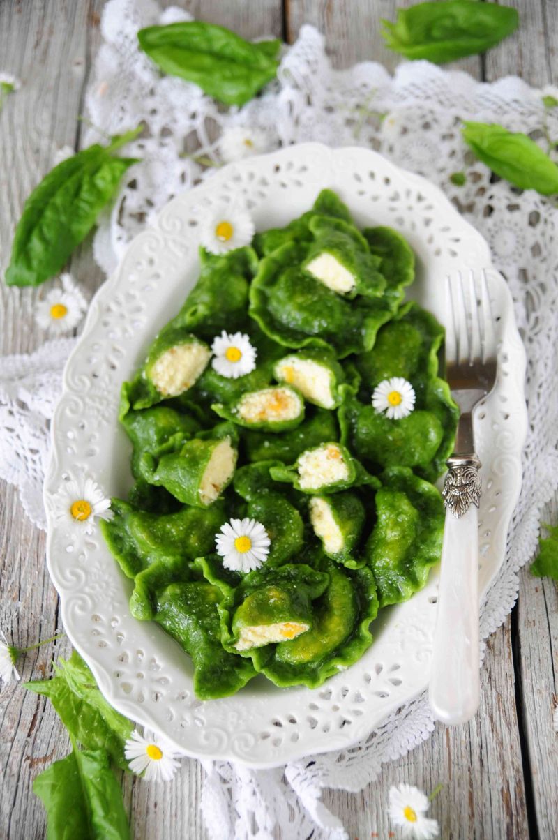 Szpinakowe pierogi na słodko Szpinakowe pierogi na słodko
