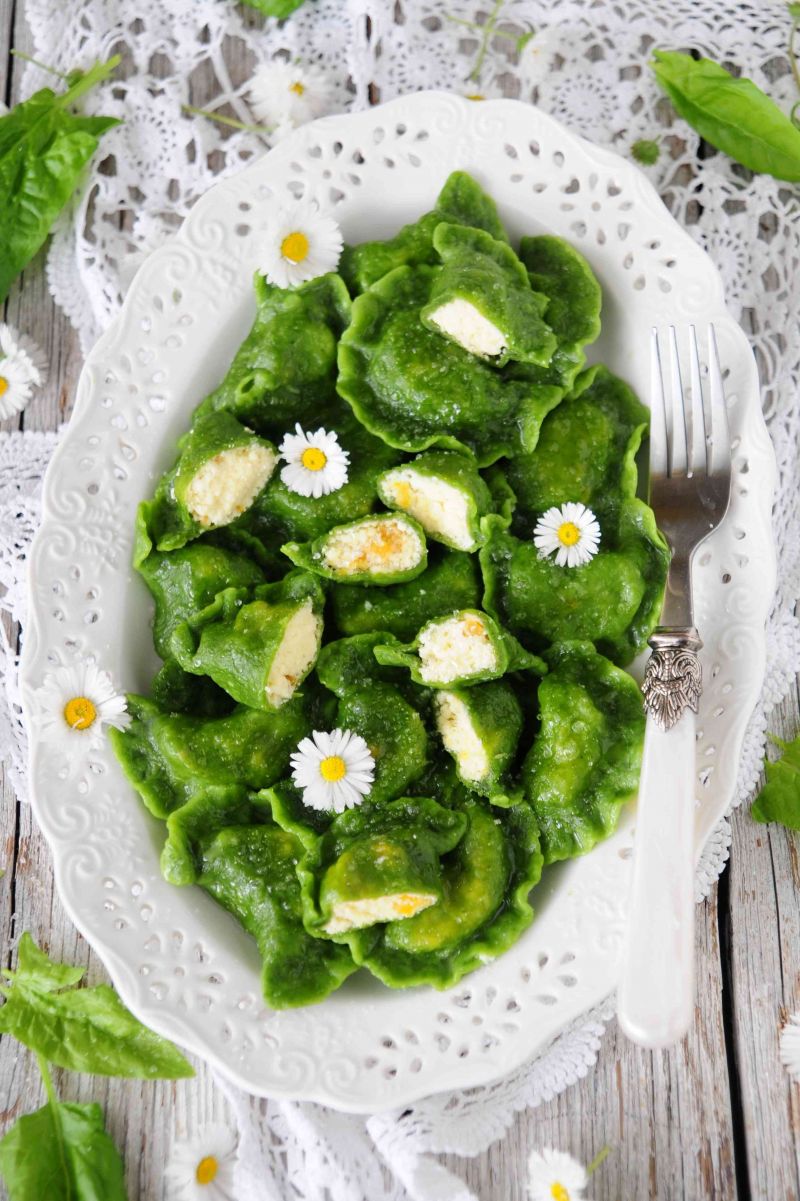 Szpinakowe pierogi na słodko Szpinakowe pierogi na słodko