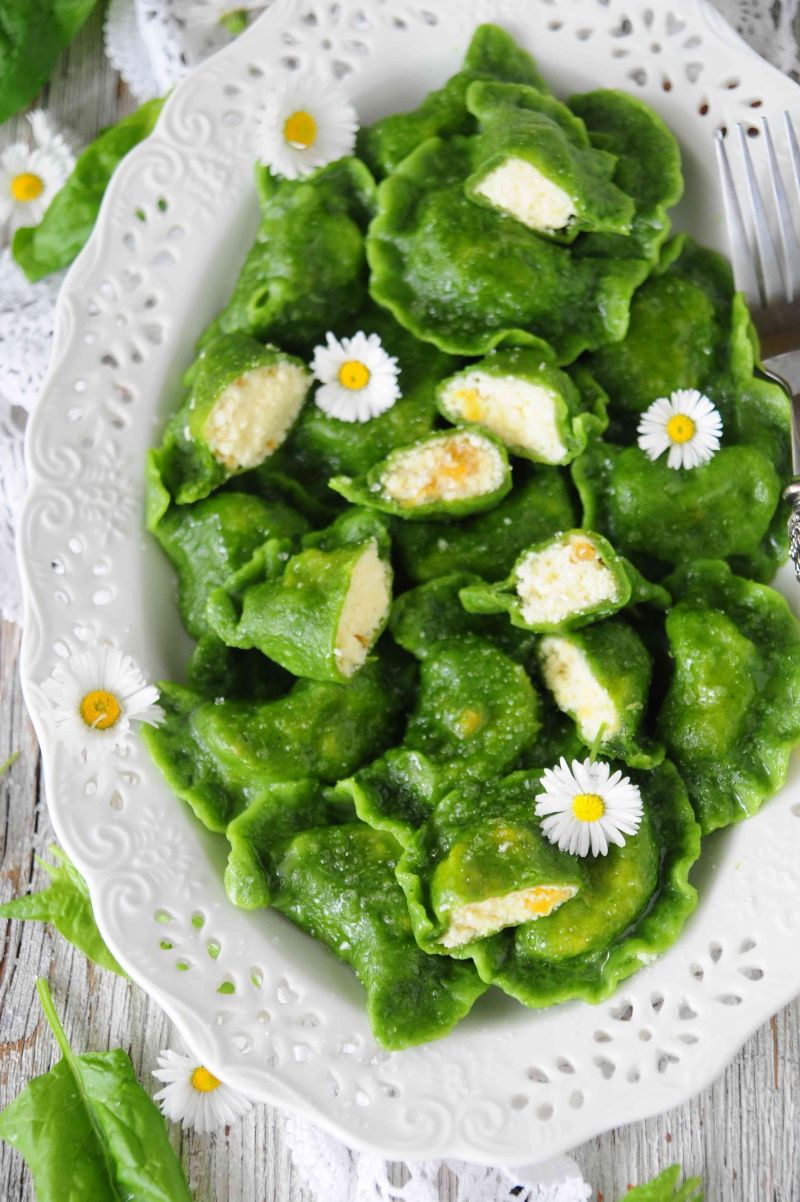 Szpinakowe pierogi na słodko Szpinakowe pierogi na słodko