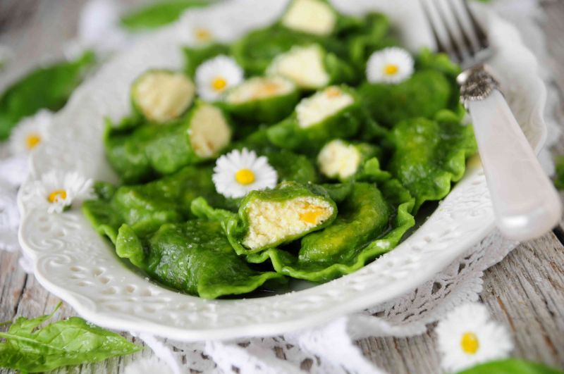 Szpinakowe pierogi na słodko Szpinakowe pierogi na słodko