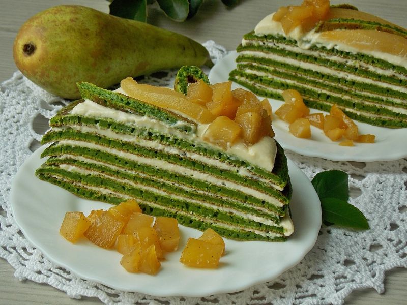 Szpinakowe placuszki z karmelizowanymi gruszkami