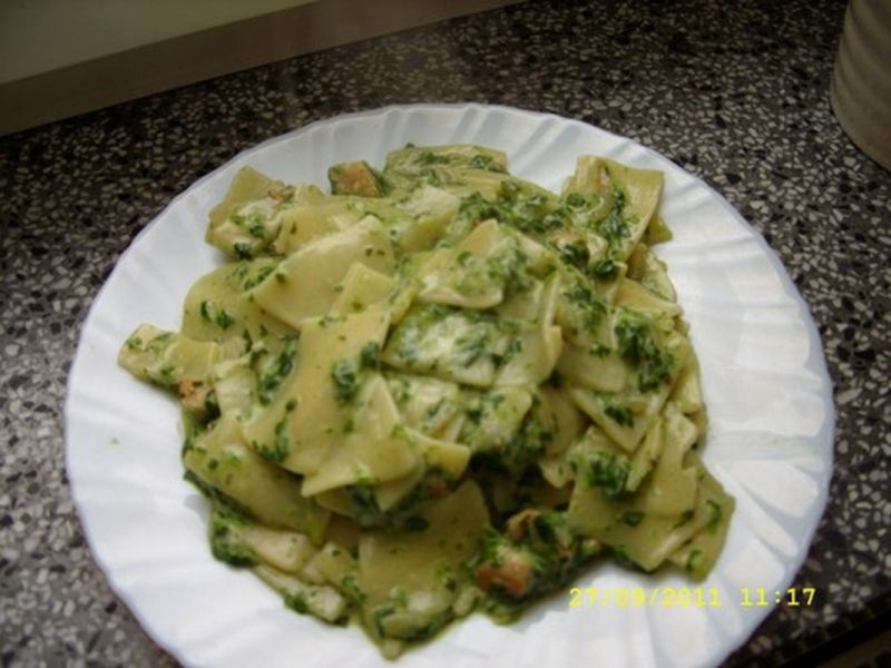 Szpinakowe tagliatelle Szpinakowe tagliatelle