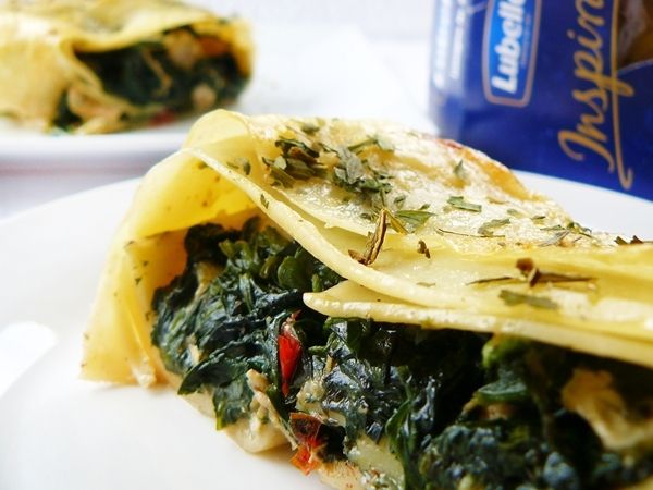 Szpinakowo - czosnkowy strudel z indykiem