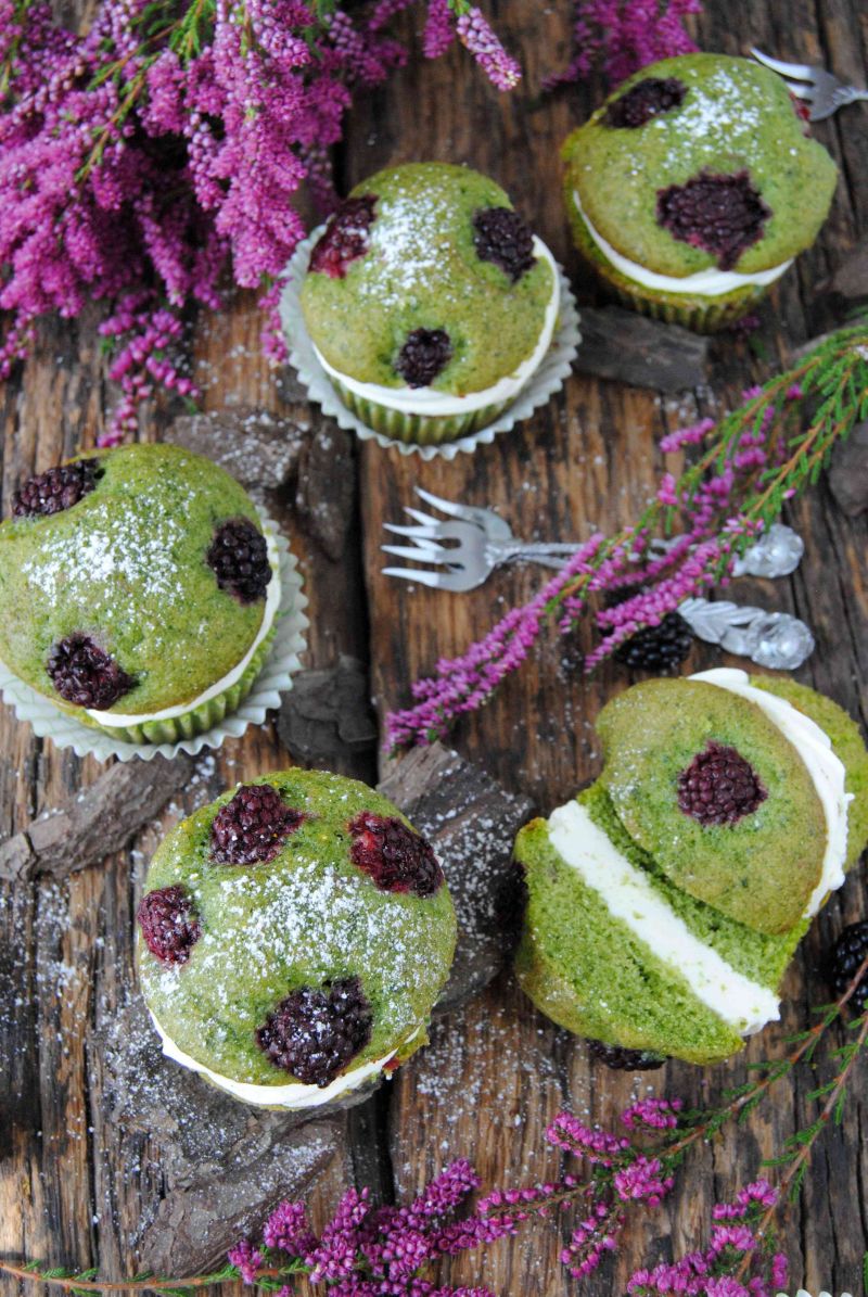 Szpinakowo- jeżynowe muffnki
