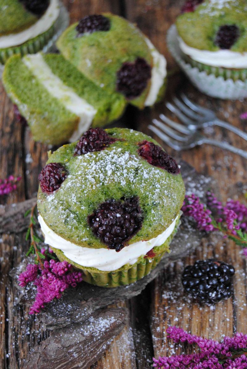 Szpinakowo- jeżynowe muffnki