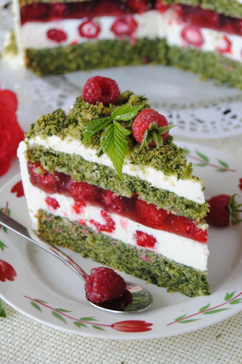 Szpinakowo- malinowy tort Szpinakowo- malinowy tort