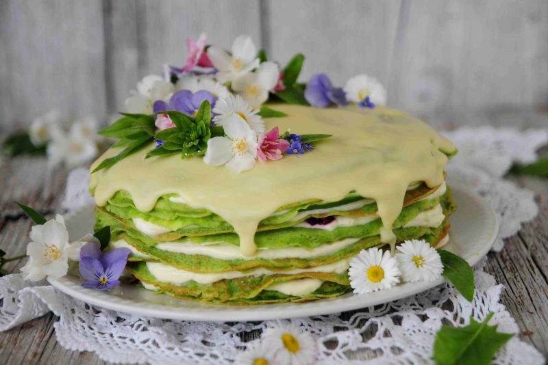 Szpinakowy tort naleśnikowy Szpinakowy tort naleśnikowy