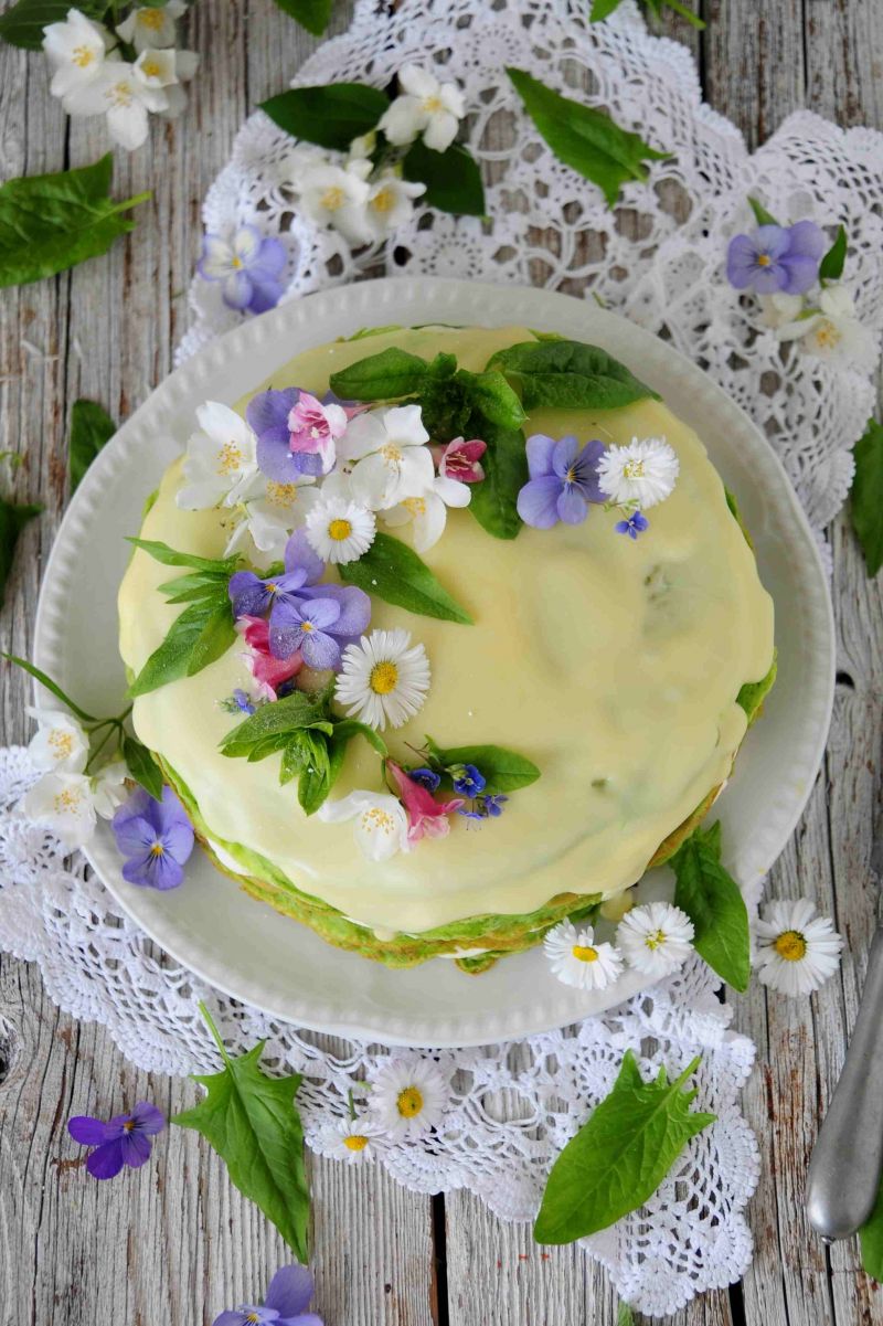 Szpinakowy tort naleśnikowy Szpinakowy tort naleśnikowy