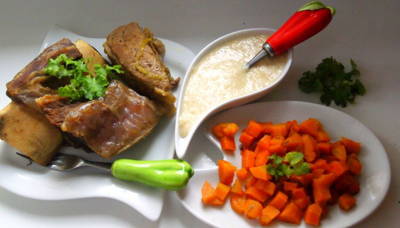 Szponder w sosie chrzanowym