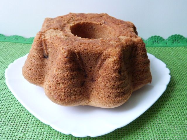 Szybka babka z suszonymi śliwkami  